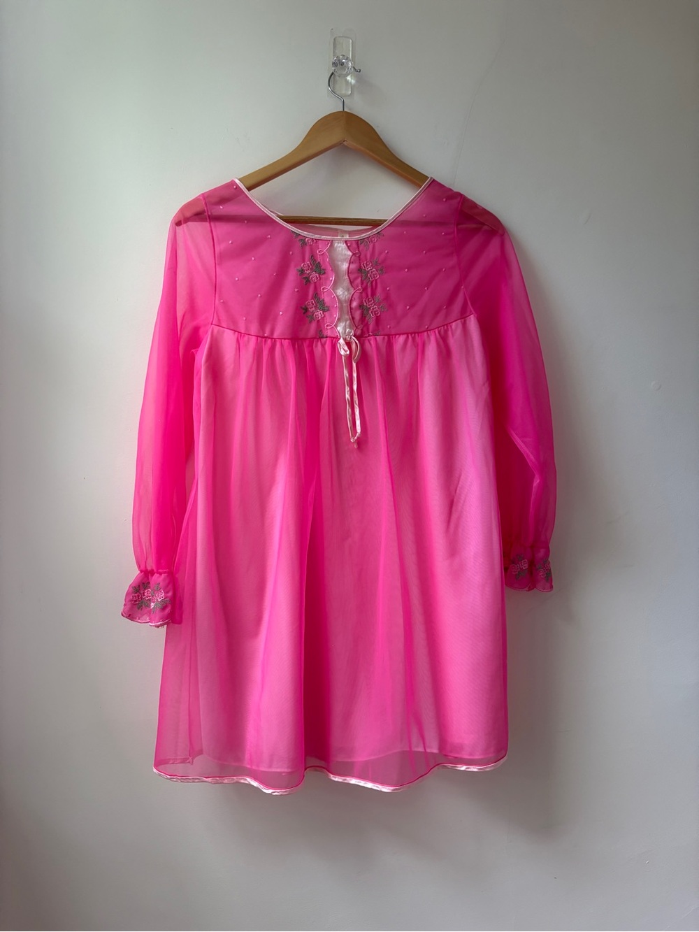 Vintage 60s Sheer Peignoir Embroidered - Picture 4 of 13
